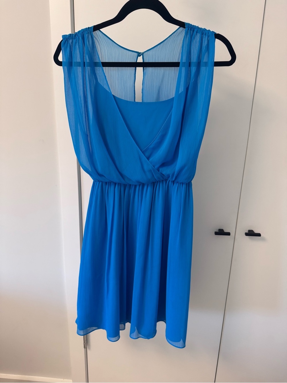 Alice + Olivia Vibrant Blue Sleeveless Pleated Chiffon Mini Dress